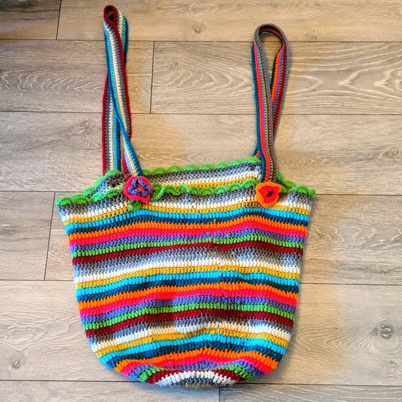 Spring fling Crocheted floral handbag. - Picture 2 of 4